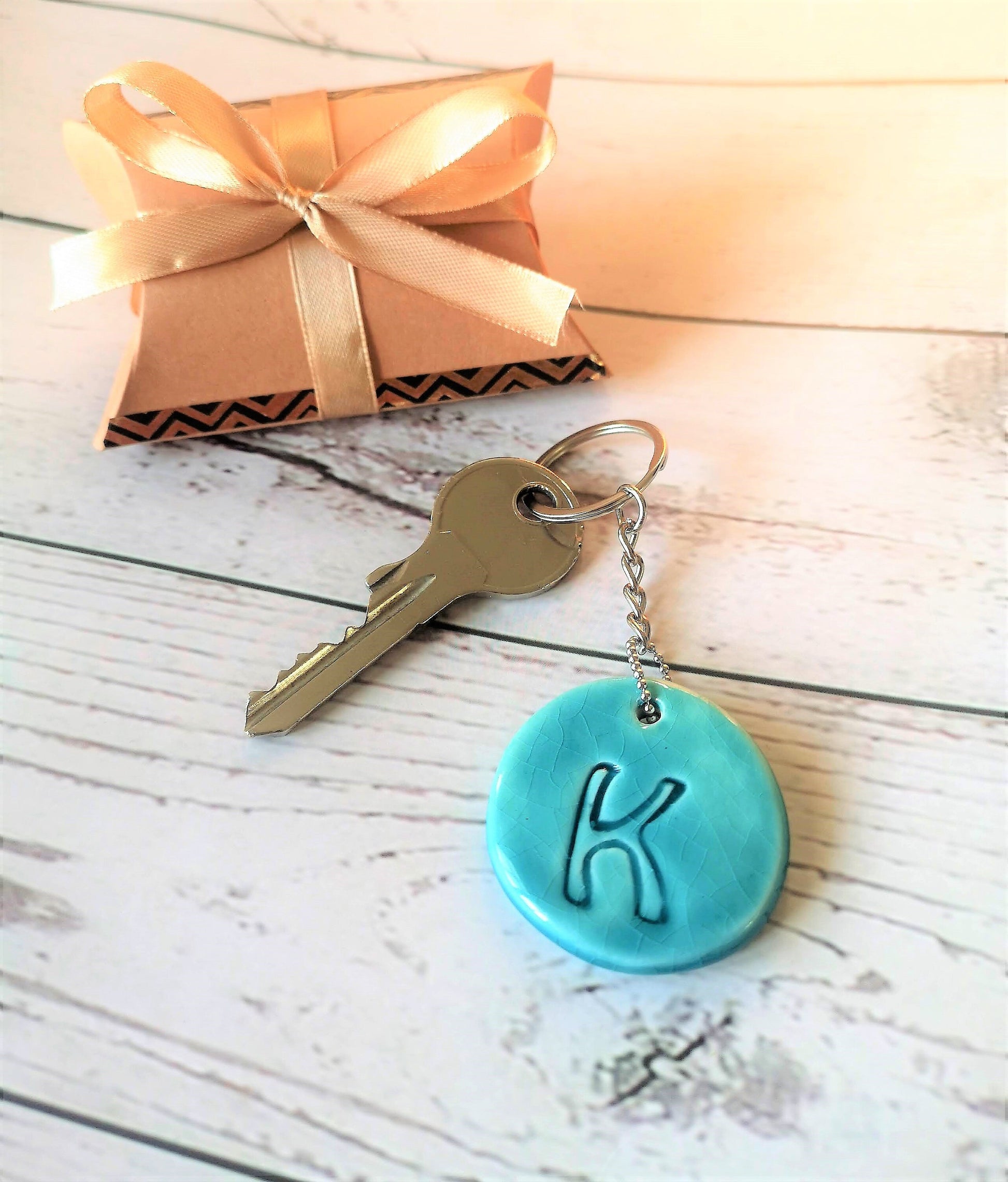 Blue Initial Keychain For Women, Letter Keychain Charm, Personalized Gifts For Her, Custom Handmade Ceramic Aesthetic keychain For Mom - Ceramica Ana Rafael