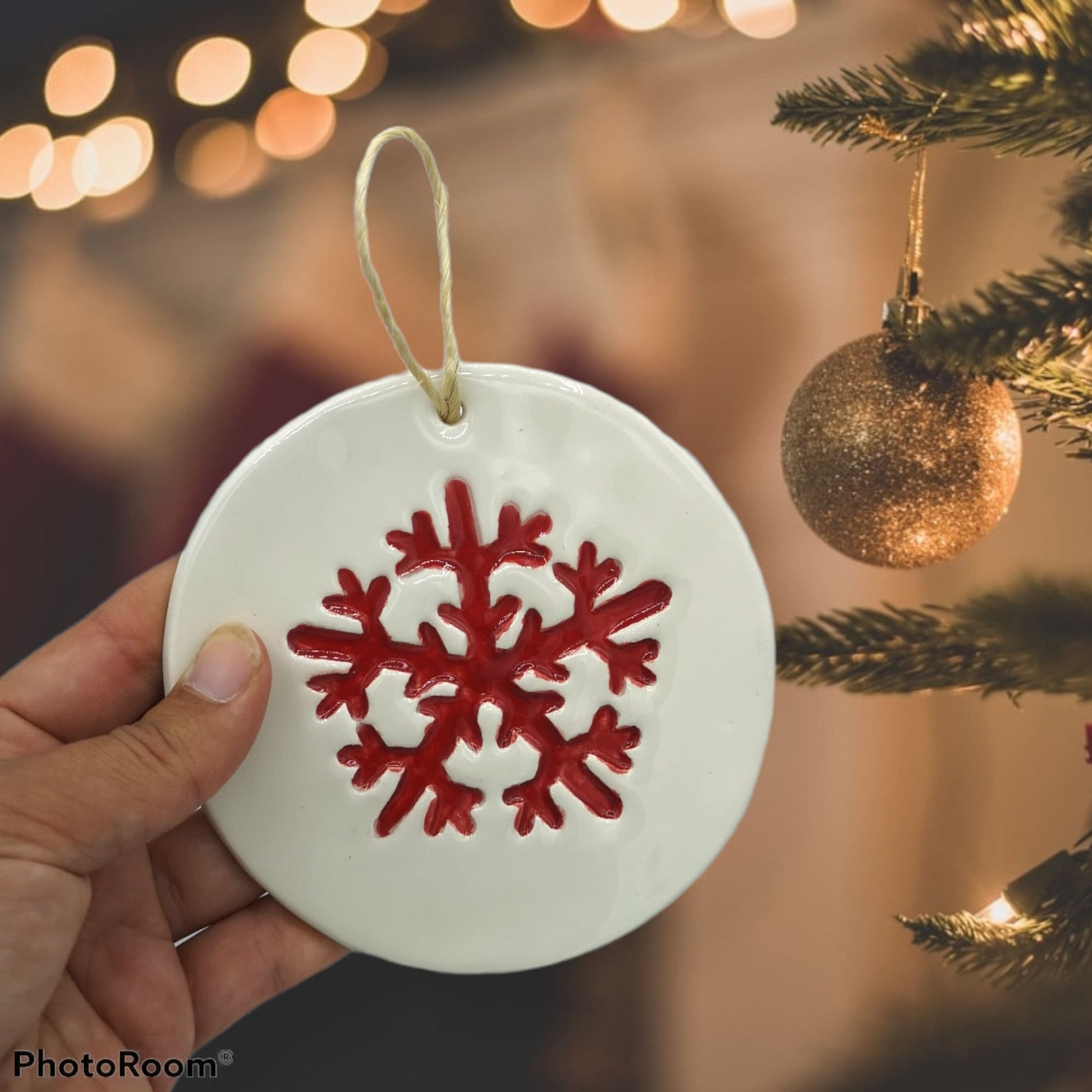 1Pc Red Snowflake Ornament, Handmade Ceramic Wall Hanging Nordic Winter Decor, Chrismas Tree Ornament - Ceramica Ana Rafael