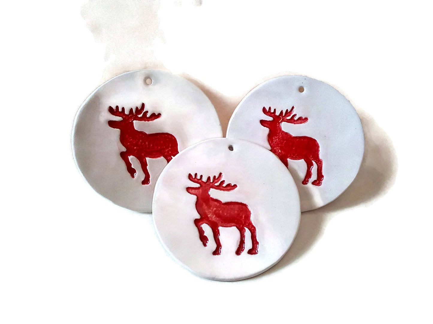 1Pc Handmade Ceramic Reindeer Ornaments For Wall Decor, Christmas Tree Red and White Ornaments, Pottery Wall Hanging For Winter Decoration - Ceramica Ana Rafael