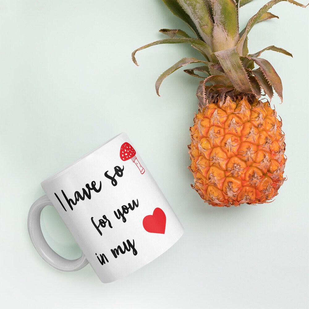 Taza de cerámica con nombre personalizado para mujer, taza grande con forma de hongo, regalos personalizados para ella, taza blanca con diseño impreso en negro y rojo